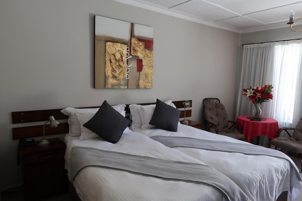 Hotel Pension Etambi Віндгук Екстер'єр фото